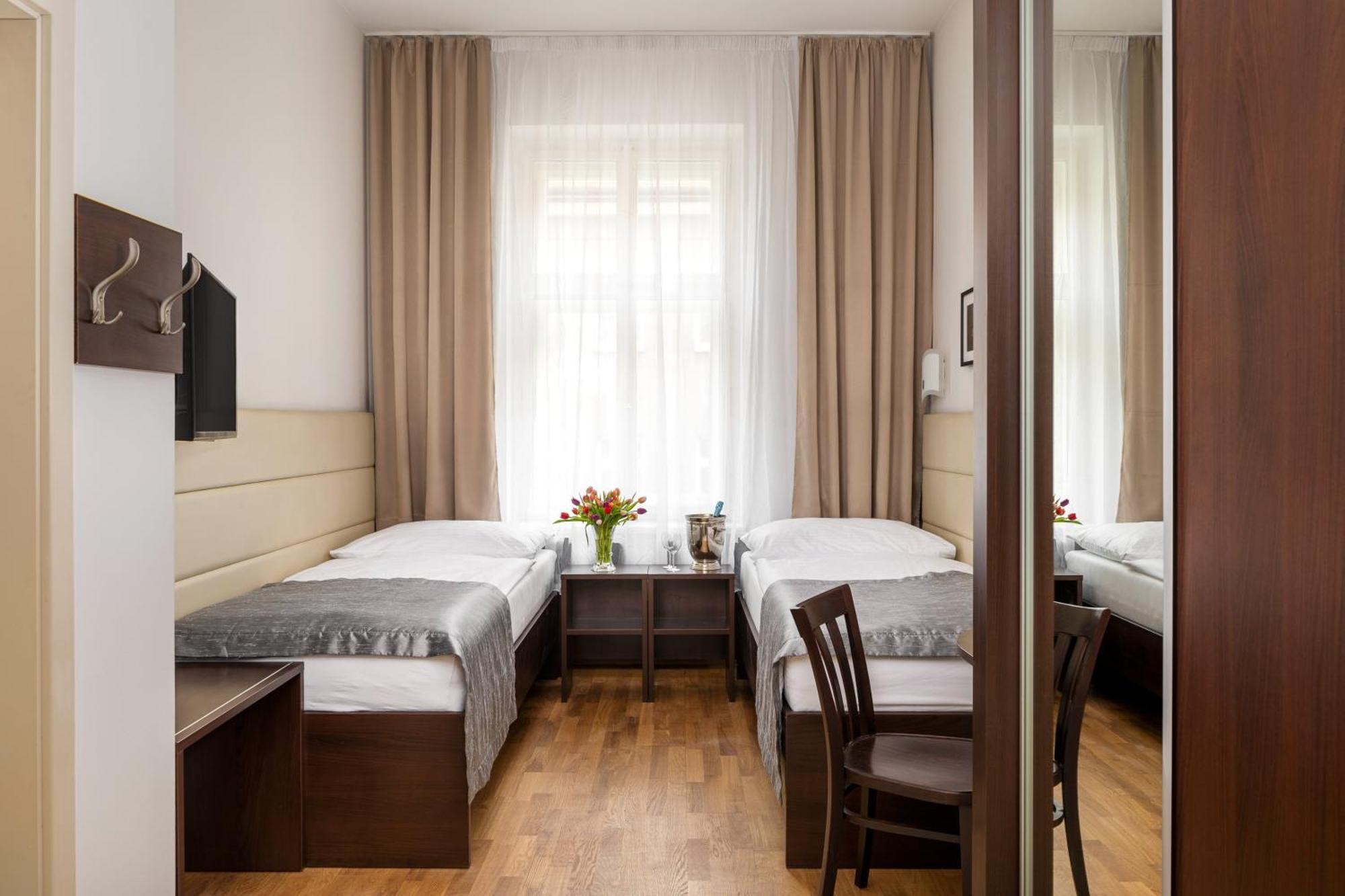 Hotel Unique Praha Bagian luar foto