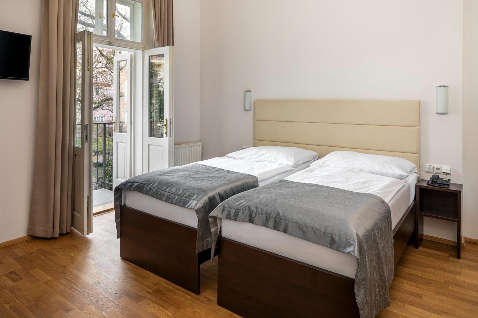 Hotel Unique Praha Bagian luar foto