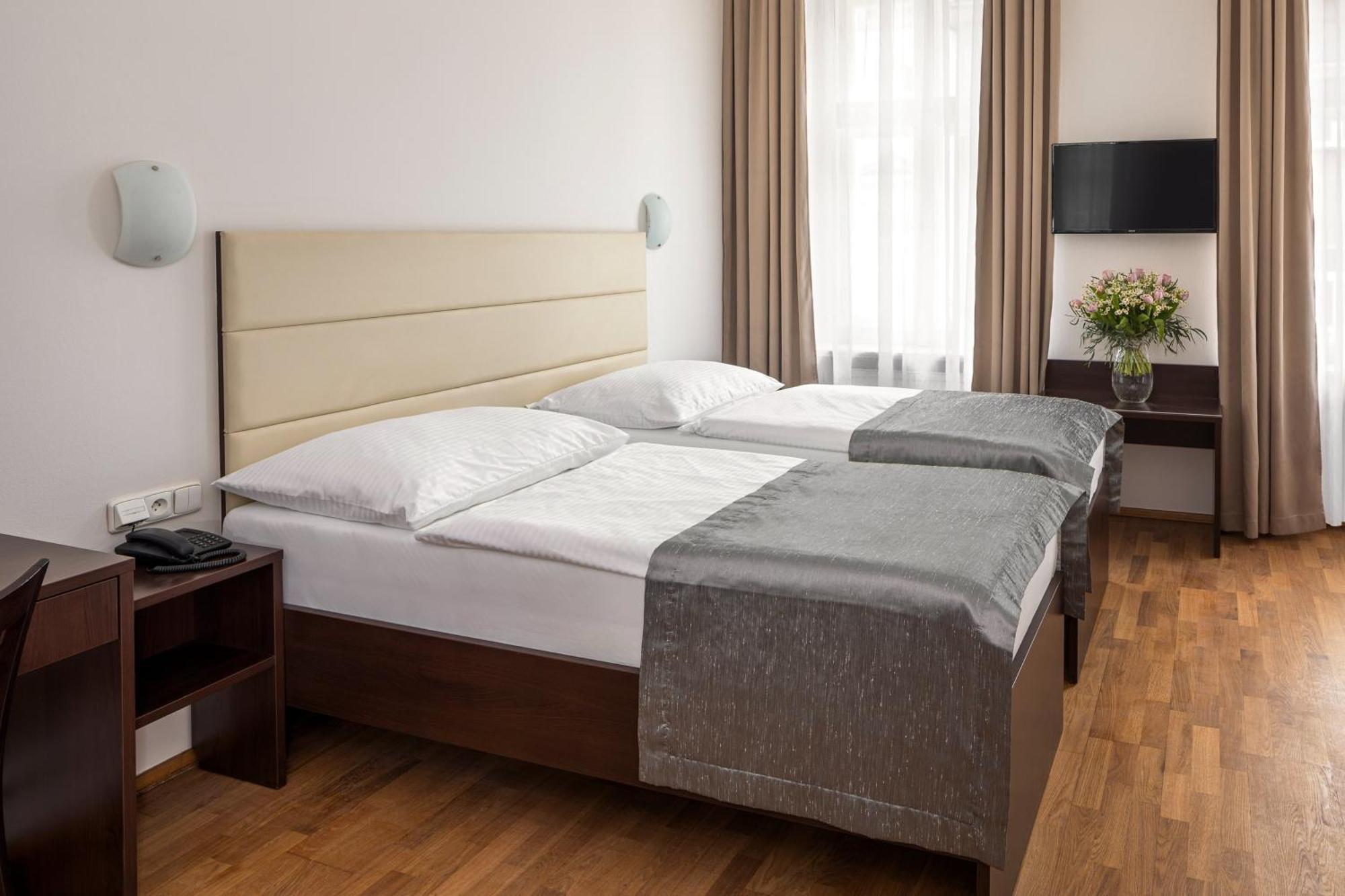 Hotel Unique Praha Bagian luar foto