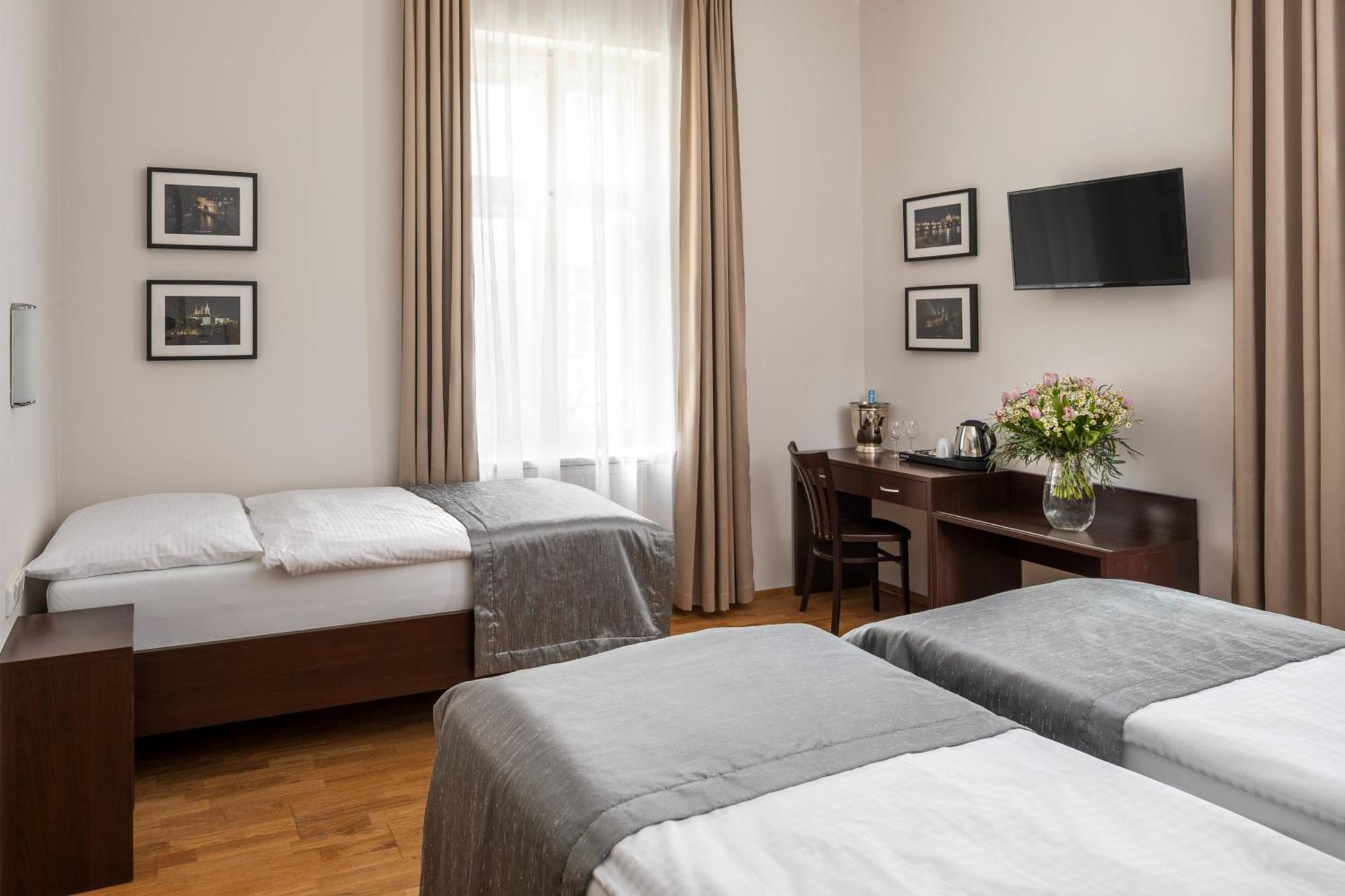 Hotel Unique Praha Bagian luar foto
