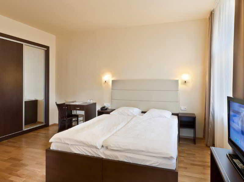Hotel Unique Praha Bagian luar foto